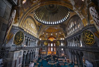 Interior Hagia Sophia - Daily Sabah